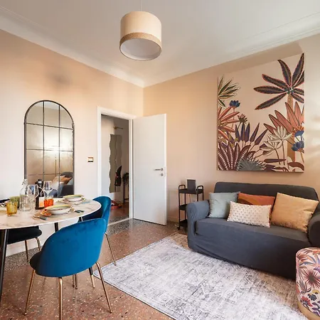 In Tuscolana Train Station & Metro A Apartment